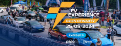 Samochody elektryczne na torze testowym i napis EV Experience.